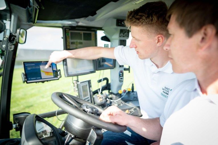 Innovation Farm_Traktorkabine.jpg © Innovation Farm Innovation Farm_Traktorkabine.jpg © Innovation Farm