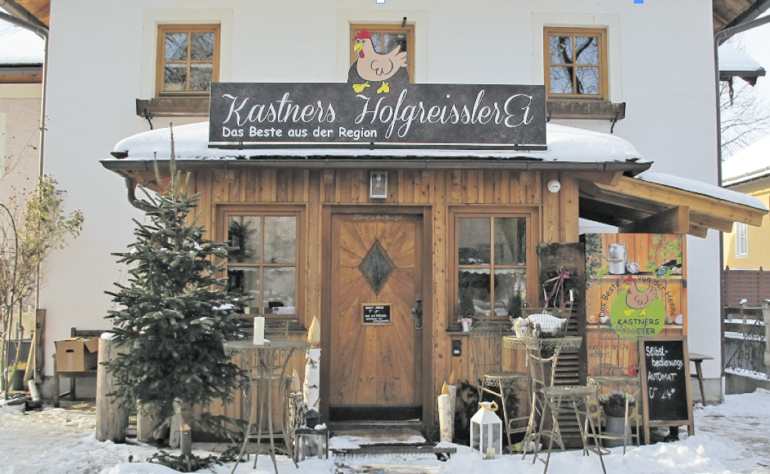 Kastners HofgreisslerEi.png © Sabine Wieder Kastners HofgreisslerEi.png © Sabine Wieder