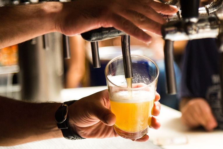 Bier zapfen.jpg © pixabay.com Bier zapfen.jpg © pixabay.com