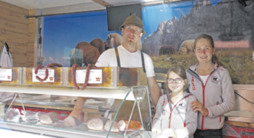 v. l. Sepp, Lena und Niki Mayer; echtschaf@gmx.at.png © Sabine Wieder v. l. Sepp, Lena und Niki Mayer; echtschaf@gmx.at.png © Sabine Wieder