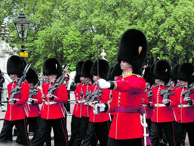 grenadier-guards-2240395 1920.jpg