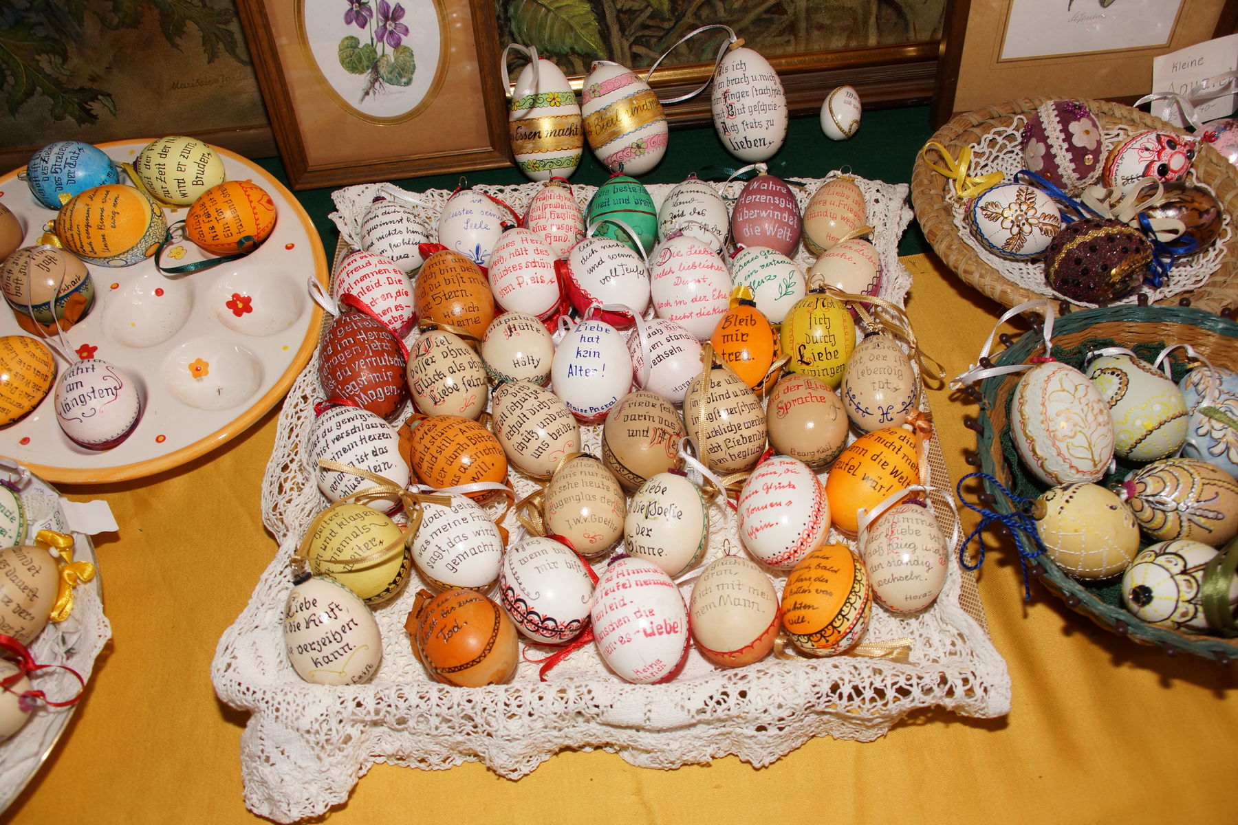 Eier mit Gebeten und Sprüchen .jpg © Gudrun Dürnberger Eier mit Gebeten und Sprüchen .jpg © Gudrun Dürnberger