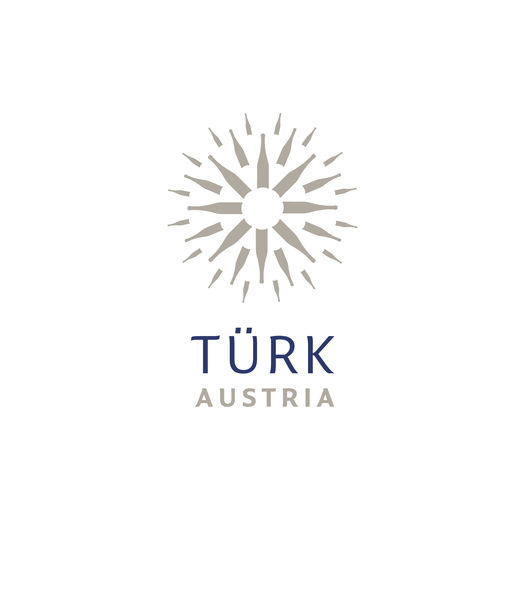 Weingut Türk Logo.jpg