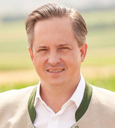 Portrait_Schmuckenschlager_Philipp Monihart.jpg © Philipp Monihart/LK Niederösterreich Portrait_Schmuckenschlager_Philipp Monihart.jpg © Philipp Monihart/LK Niederösterreich