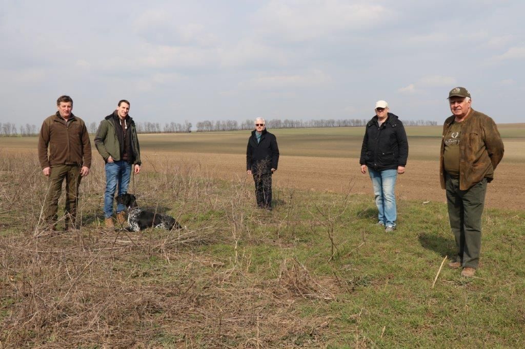 Acht Bauern aus Wienerherberg arbeiten mit Jägern für mehr Biodiversität