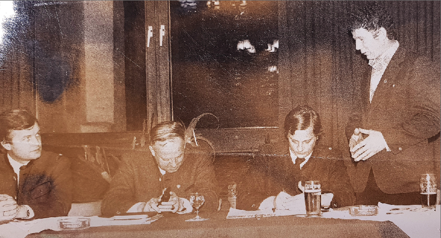 Redner.png © Archiv Redner.png © Archiv