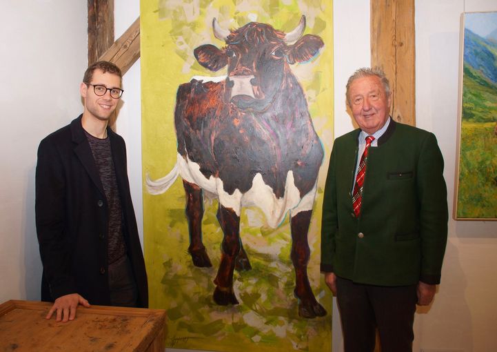 Andreas Herzog und Hermann Mayrhofer mit einer echten Innenhofer-Kuh.jpg © Gudrun Dürnberger Andreas Herzog und Hermann Mayrhofer mit einer echten Innenhofer-Kuh.jpg © Gudrun Dürnberger