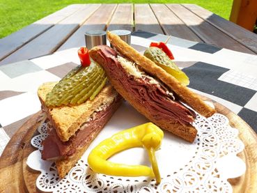 Pastrami Spezialität von der Buschenschenke Wassacher Foto von Manfred Goritschnig.jpg