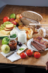 Marketingkampagne-2008-Produktmix-milchlastig_-(C)-APV-Bernhard-Bergmann.png © APV Bernhard Bergmann
