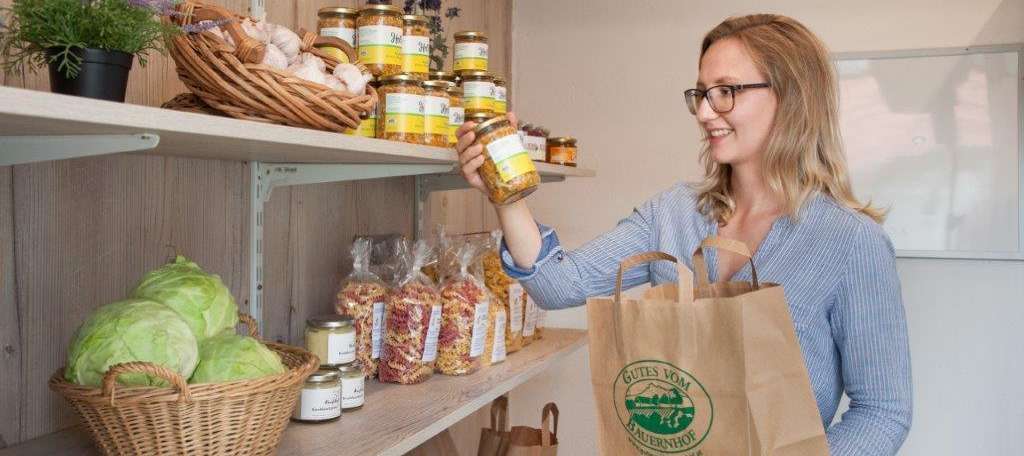 Einkauf beim Direktvermarkter © Gerald Lechner/LK Niederösterreich Einkauf beim Direktvermarkter © Gerald Lechner/LK Niederösterreich