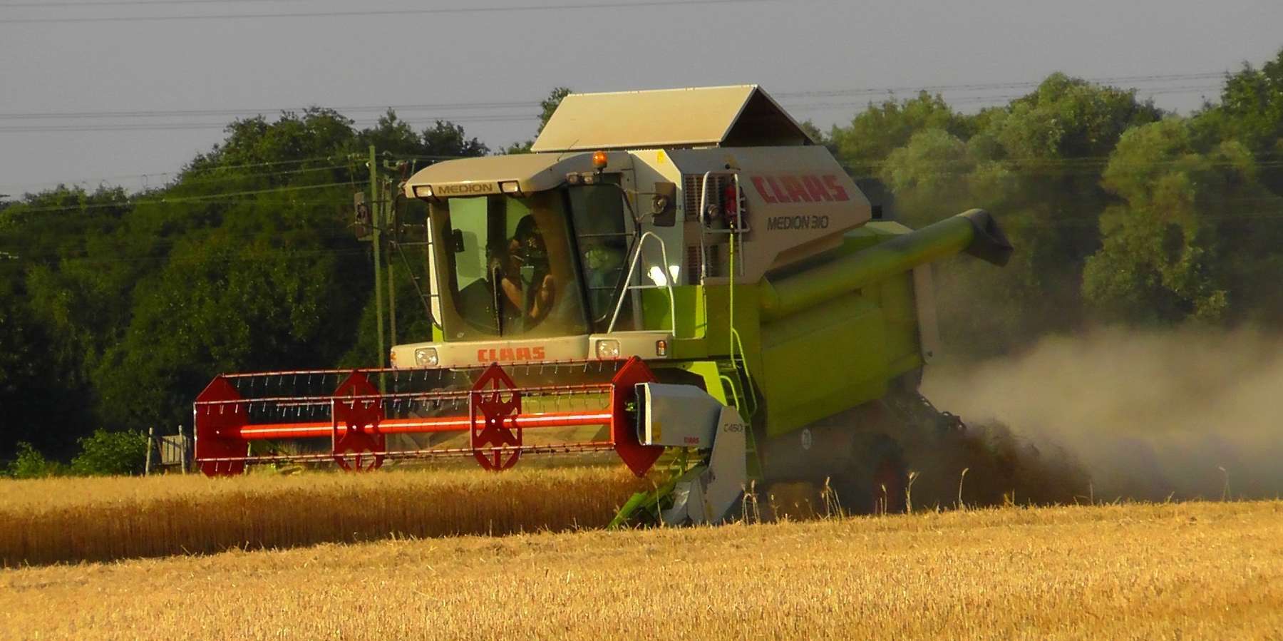combine-harvester-168740 1920.jpg