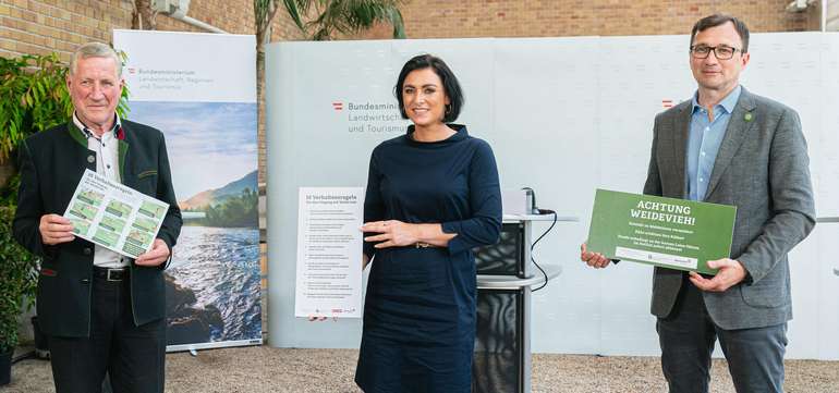 Sicheres Miteinander auf Österreichs Almen: Landwirtschaftsministerin Elisabeth Köstinger lud zum Almengipfel und informierte im Anschluss gemeinsam mit dem Bundesobmann der Almwirtschaft Österreich, Erich Schwärzler, und dem Präsidenten des Verbands alpi Sicheres Miteinander auf Österreichs Almen: Landwirtschaftsministerin Elisabeth Köstinger lud zum Almengipfel und informierte im Anschluss gemeinsam mit dem Bundesobmann der Almwirtschaft Österreich, Erich Schwärzler, und dem Präsidenten des Verbands alpi