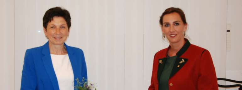 v.r. Maria Hutter und Andrea Schwarzmann