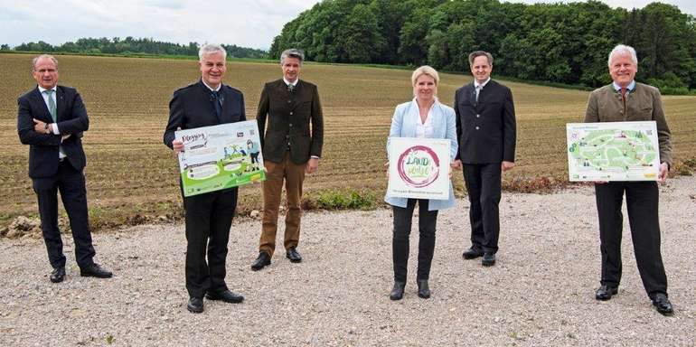 50 LANDe Platzl der Bäuerinnen NÖ fördern künftig den Dialog mit der Gesellschaft.