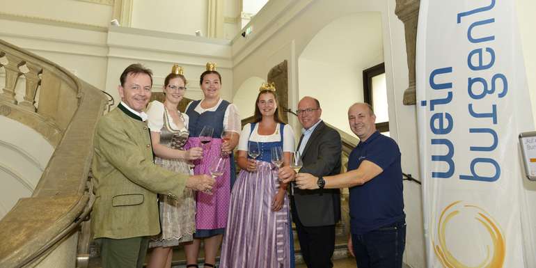 Auf ein Glas Burgenland Foto_Wein BurgenlandMartina Lex.jpg © Wein Burgenland/Martina Lex Auf ein Glas Burgenland Foto_Wein BurgenlandMartina Lex.jpg © Wein Burgenland/Martina Lex