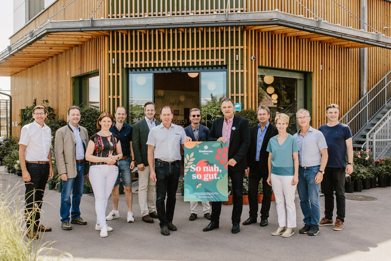 Die neun Präsidenten der Landwirtschaftskammern Österreichs am Betrieb der Gärtnerei Ganger.jpg © LK Wien/Theresa Wey Die neun Präsidenten der Landwirtschaftskammern Österreichs am Betrieb der Gärtnerei Ganger.jpg © LK Wien/Theresa Wey