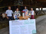 Unterstützung für die junge Landwirtschaft Graz-Umgebung kommt von Kammerobmann Manfred Kohlfürst und Bezirksbäuerin Andrea Simperl.jpg © LK-Stmk/Kohlfürst