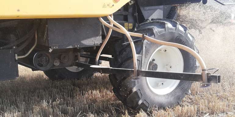 Mähdruschsaat_–_Ernte_und_Anbau_in_Einem.jpg © BWSB/Steinmayr Mähdruschsaat_–_Ernte_und_Anbau_in_Einem.jpg © BWSB/Steinmayr