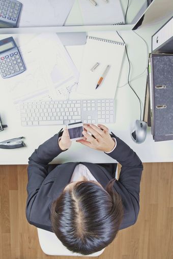 Herbstantrag Handysignatur.jpg © stock.adobe.com/tunedin Herbstantrag Handysignatur.jpg © stock.adobe.com/tunedin