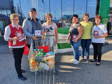 Einkaufswagen mit Lebensmittel