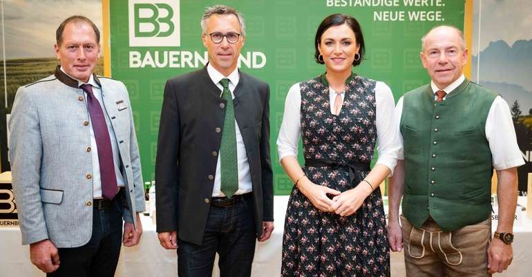 LK Ö-Präsident Josef Moosbrugger,Bauernbund-Obmann Georg Strasser, BM Elisabeth Köstinger, OÖ Agrarreferent Max Hiegelsberger