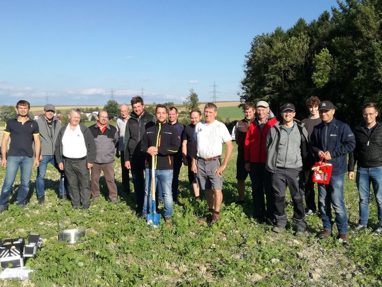 Feldbegehung zum Thema "Zwischenfrüchte - Worauf es beim Begrünungsanbau ankommt" der Ortsbauernschaften Pötting und Tollet##+##24. September 2021