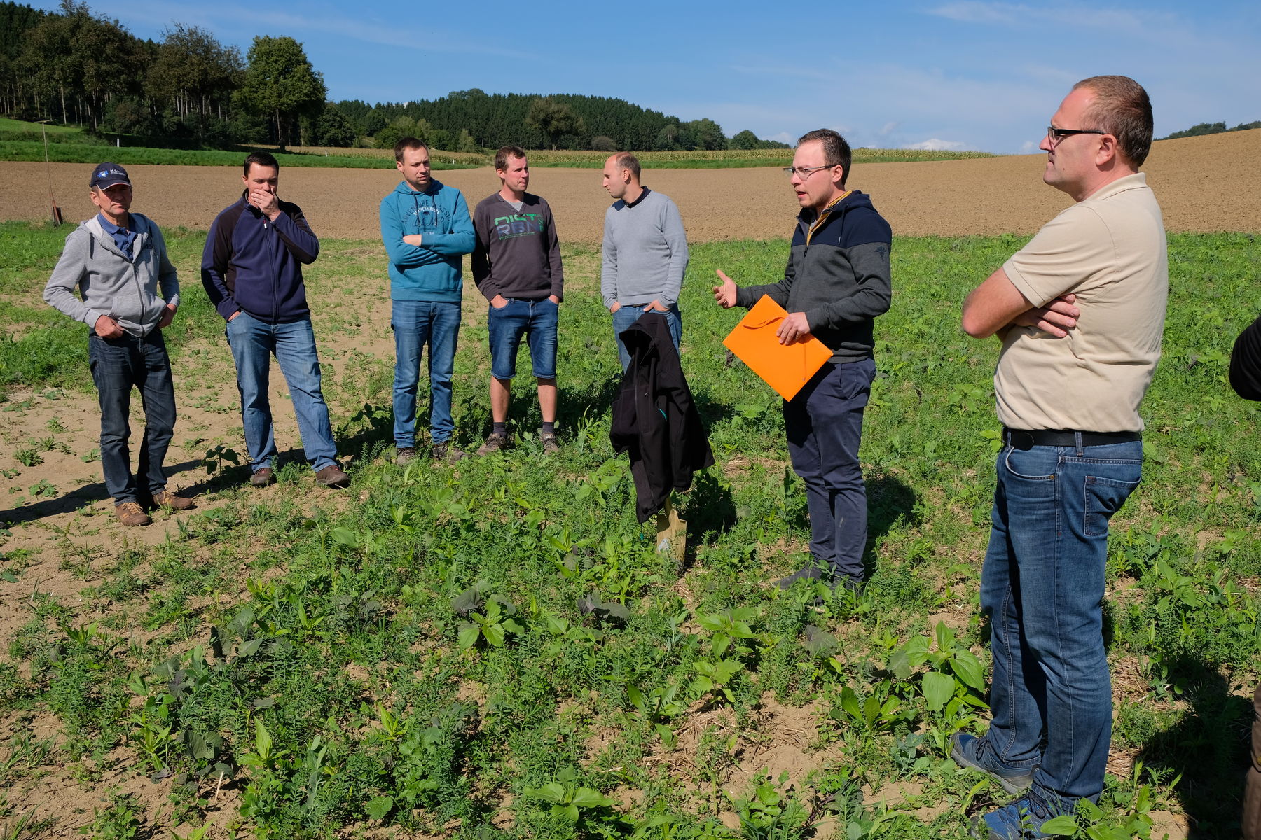 Tag der Bodenfruchtbarkeit - Feldbegehung .jpg © BBK Melk/Fitzthum Tag der Bodenfruchtbarkeit - Feldbegehung .jpg © BBK Melk/Fitzthum