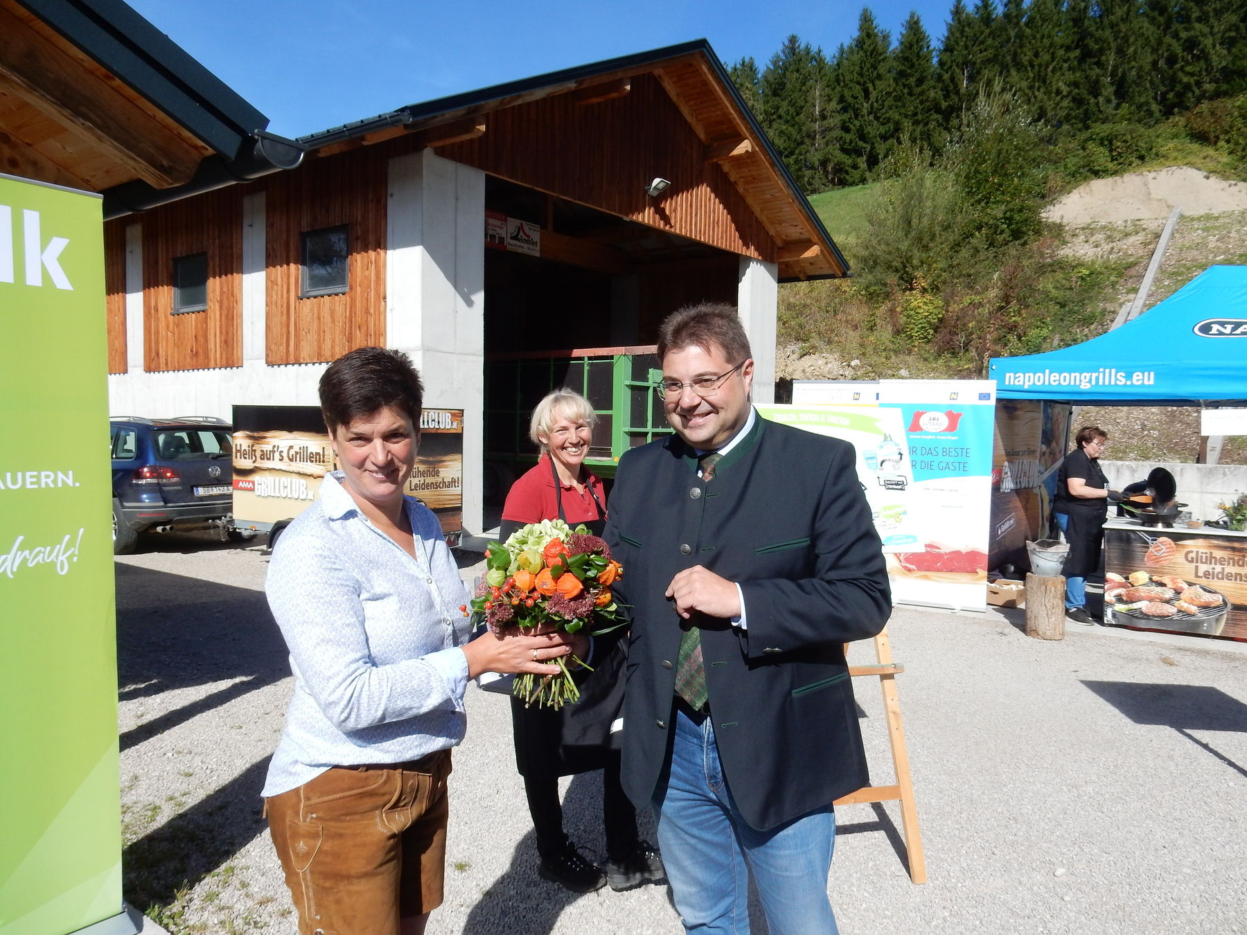 Dankeschön_KO Mario Wührer und Landwirtin_BBK WY Gerlinde Schneckenleitner.jpg © BBK WY Gerlinde Schneckenleitner Dankeschön_KO Mario Wührer und Landwirtin_BBK WY Gerlinde Schneckenleitner.jpg © BBK WY Gerlinde Schneckenleitner