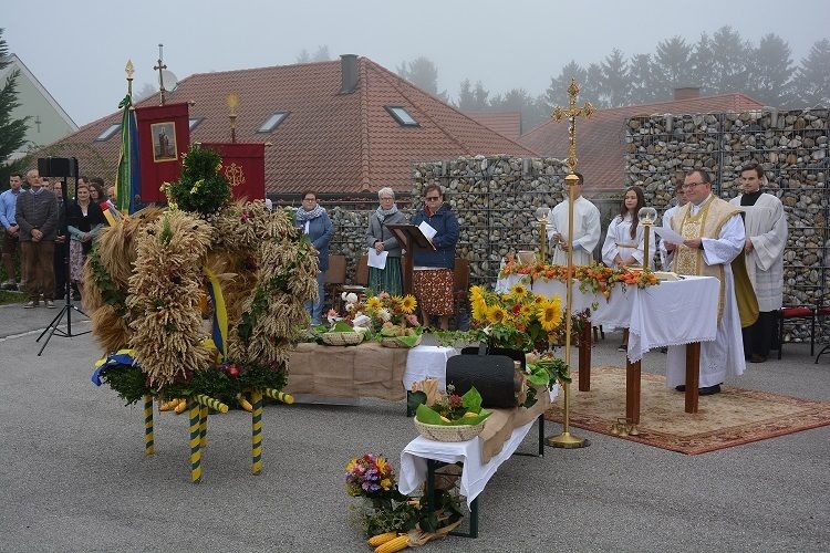 Erntedank 3.jpg Erntedank 3.jpg