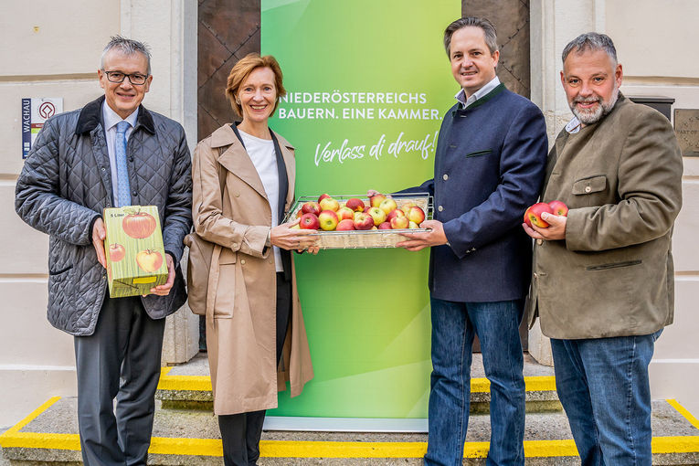 Apfelsaftaktion der LK NÖ 2021 © Georg Pomassl/LK Niederösterreich Apfelsaftaktion der LK NÖ 2021 © Georg Pomassl/LK Niederösterreich