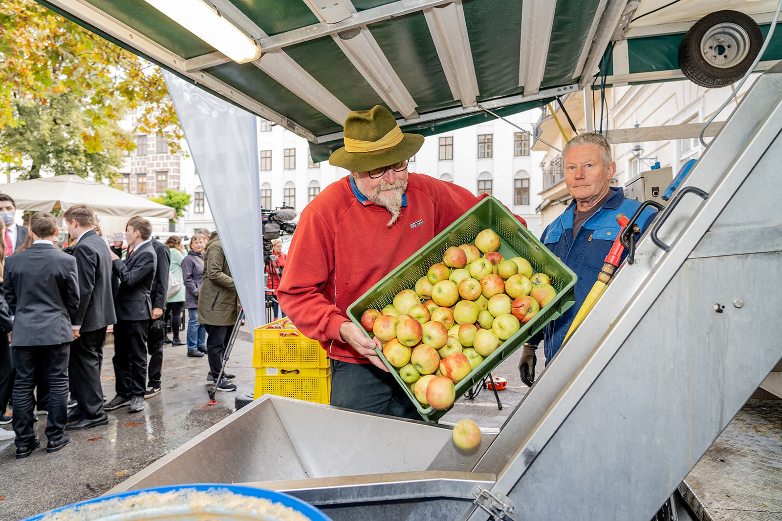 Apfelsaftaktion  Apfelsaft aus Apfel g´macht  der LK NÖ.jpg © Georg Pomassl/LK Niederösterreich Apfelsaftaktion  Apfelsaft aus Apfel g´macht  der LK NÖ.jpg © Georg Pomassl/LK Niederösterreich