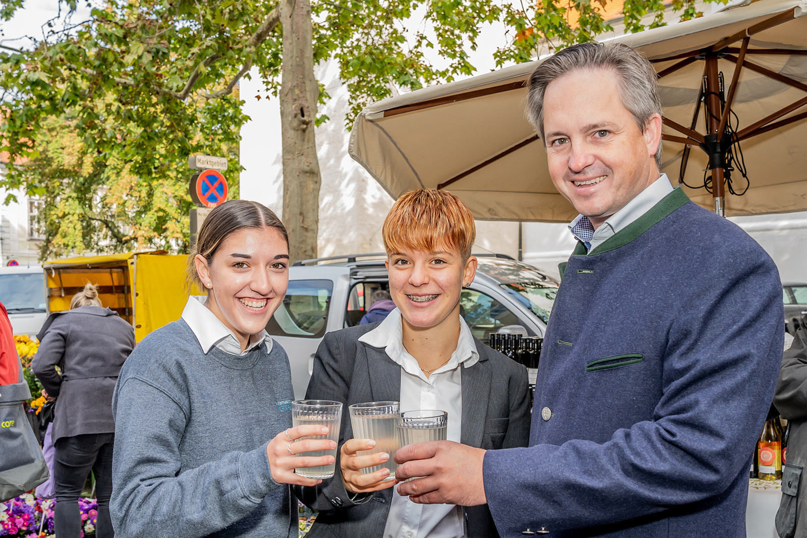Apfelsaftaktion  Apfelsaft aus Apfel g´macht  der LK NÖ.jpg © Georg Pomassl/LK Niederösterreich Apfelsaftaktion  Apfelsaft aus Apfel g´macht  der LK NÖ.jpg © Georg Pomassl/LK Niederösterreich