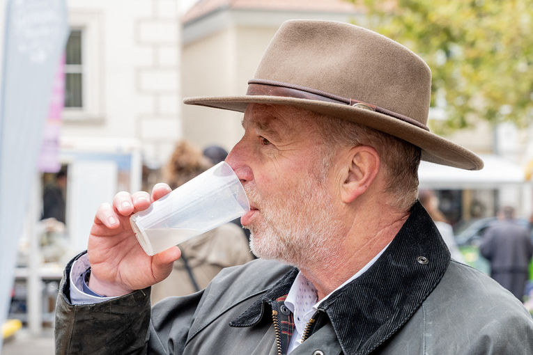 Apfelsaftaktion  Apfelsaft aus Apfel g´macht  der LK NÖ.jpg © Georg Pomassl/LK Niederösterreich