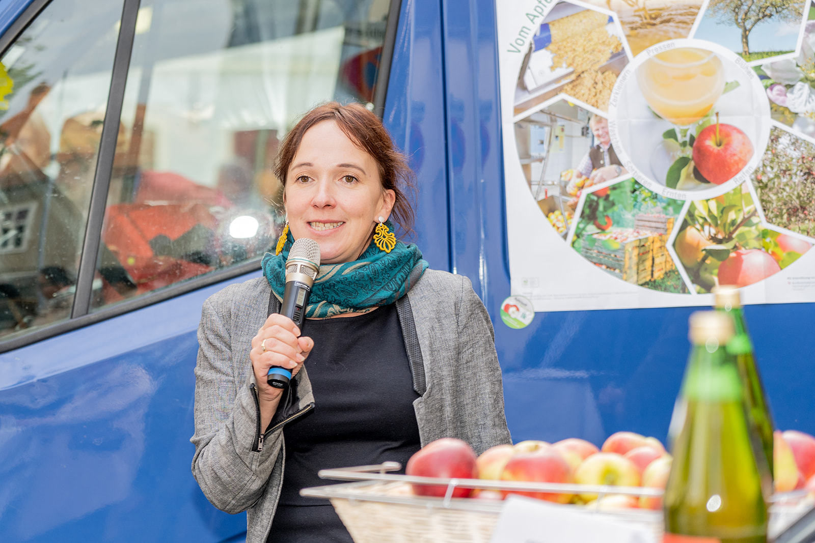 Apfelsaftaktion  Apfelsaft aus Apfel g´macht  der LK NÖ.jpg © Georg Pomassl/LK Niederösterreich Apfelsaftaktion  Apfelsaft aus Apfel g´macht  der LK NÖ.jpg © Georg Pomassl/LK Niederösterreich