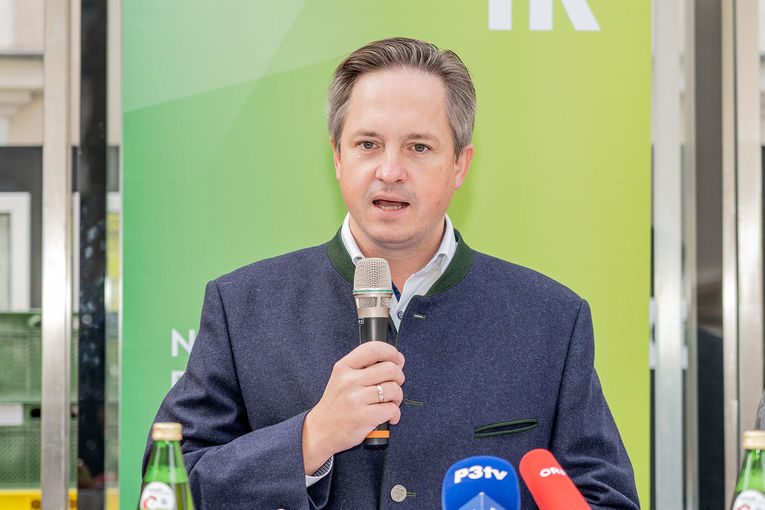 Apfelsaftaktion  Apfelsaft aus Apfel g´macht  der LK NÖ.jpg © Georg Pomassl/LK Niederösterreich