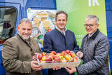 Apfelsaftaktion  Apfelsaft aus Apfel g´macht  der LK NÖ.jpg © Georg Pomassl/LK Niederösterreich Apfelsaftaktion  Apfelsaft aus Apfel g´macht  der LK NÖ.jpg © Georg Pomassl/LK Niederösterreich