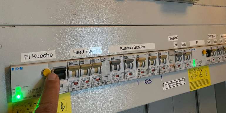 E-Verteiler mit modernen Schutzschaltern. © Walter Horzynek/LK Niederösterreich E-Verteiler mit modernen Schutzschaltern. © Walter Horzynek/LK Niederösterreich