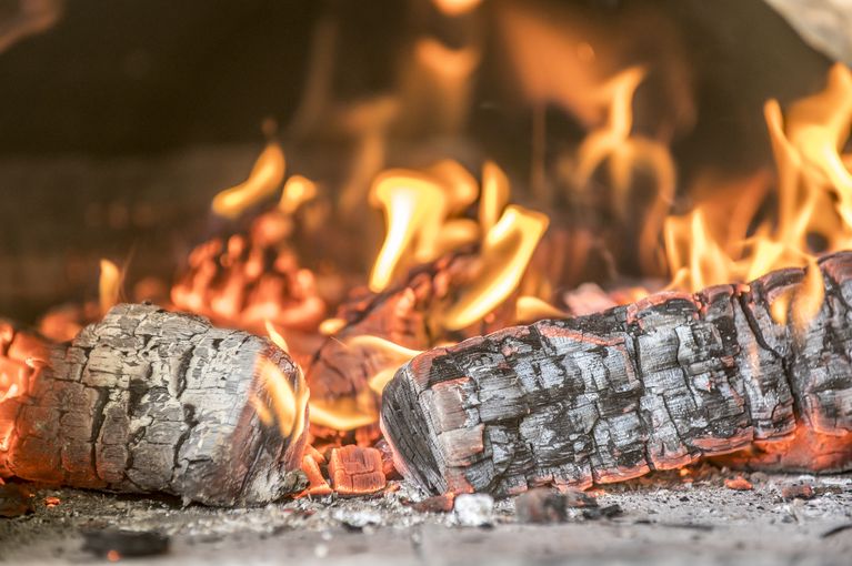 Holz heizen © LK-Stmk/Foto Fischer