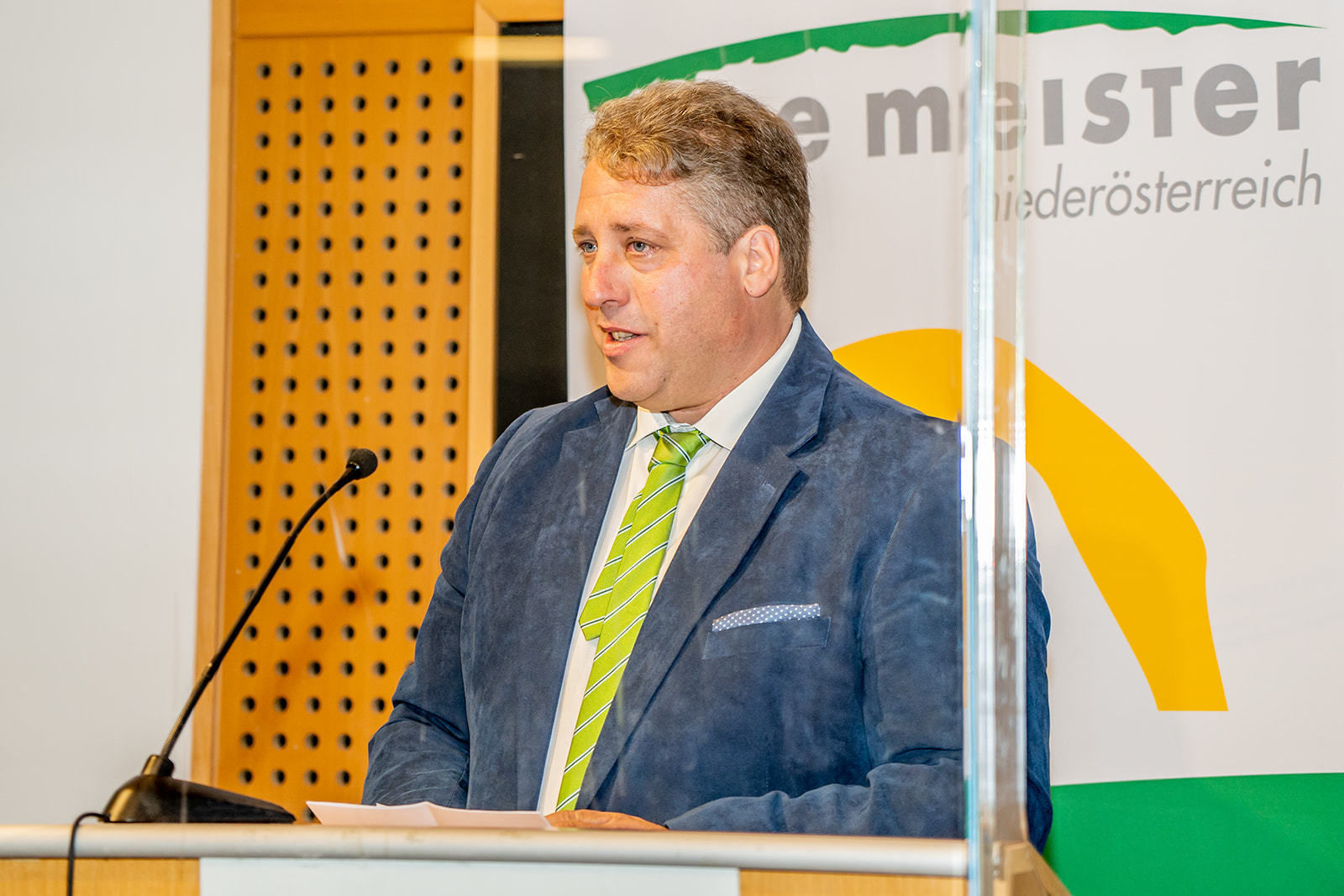 111 neue niederösterreichische Meister der Land- und Forstwirtschaft bei der Meisterbriefverleihung ausgezeichnet © Georg Pomassl/LK Niederösterreich 111 neue niederösterreichische Meister der Land- und Forstwirtschaft bei der Meisterbriefverleihung ausgezeichnet © Georg Pomassl/LK Niederösterreich