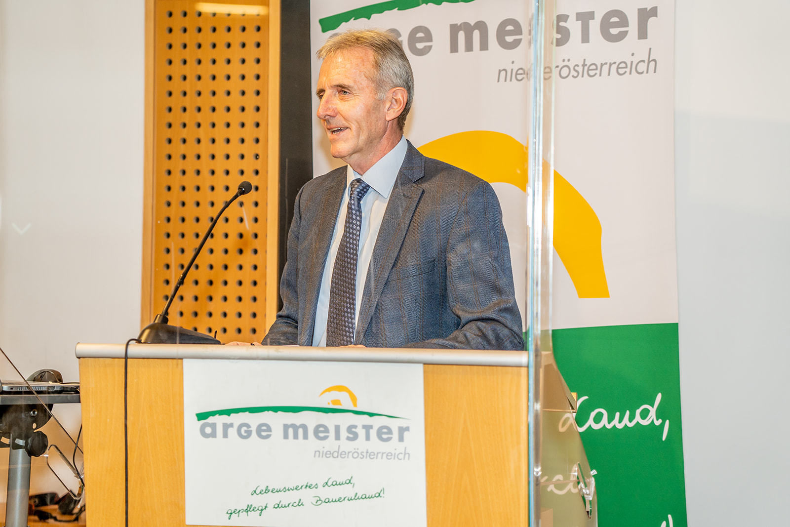 111 neue niederösterreichische Meister der Land- und Forstwirtschaft bei der Meisterbriefverleihung ausgezeichnet © Georg Pomassl/LK Niederösterreich 111 neue niederösterreichische Meister der Land- und Forstwirtschaft bei der Meisterbriefverleihung ausgezeichnet © Georg Pomassl/LK Niederösterreich