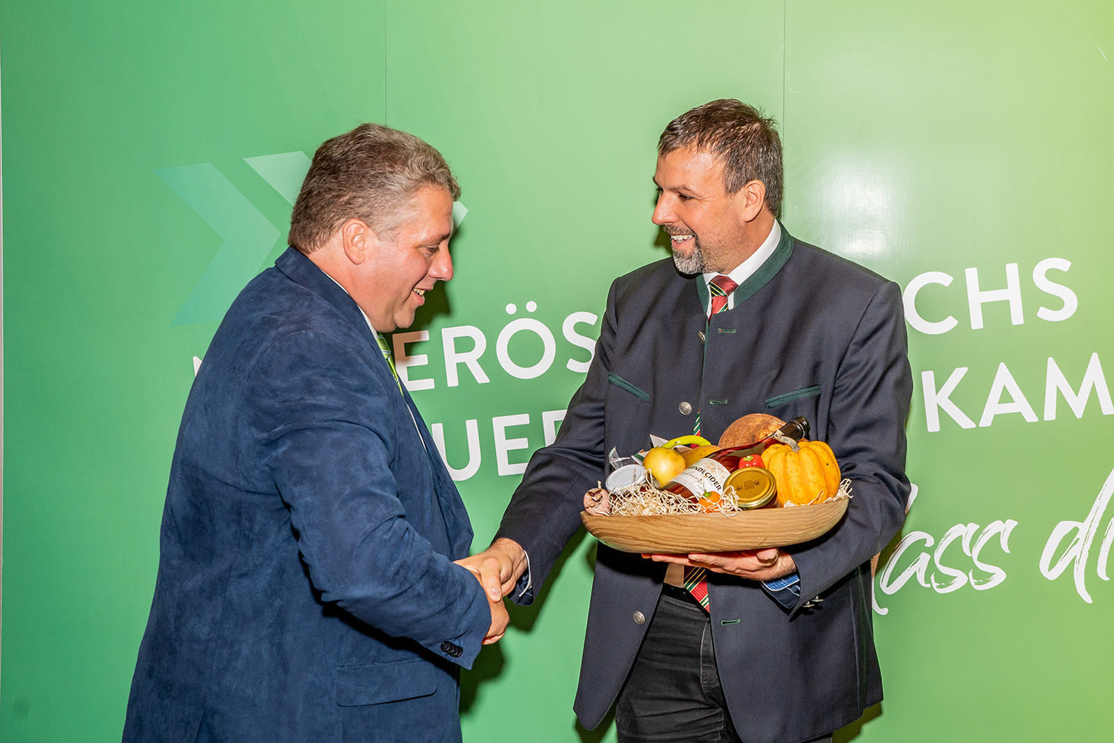 111 neue niederösterreichische Meister der Land- und Forstwirtschaft bei der Meisterbriefverleihung ausgezeichnet © Georg Pomassl/LK Niederösterreich 111 neue niederösterreichische Meister der Land- und Forstwirtschaft bei der Meisterbriefverleihung ausgezeichnet © Georg Pomassl/LK Niederösterreich