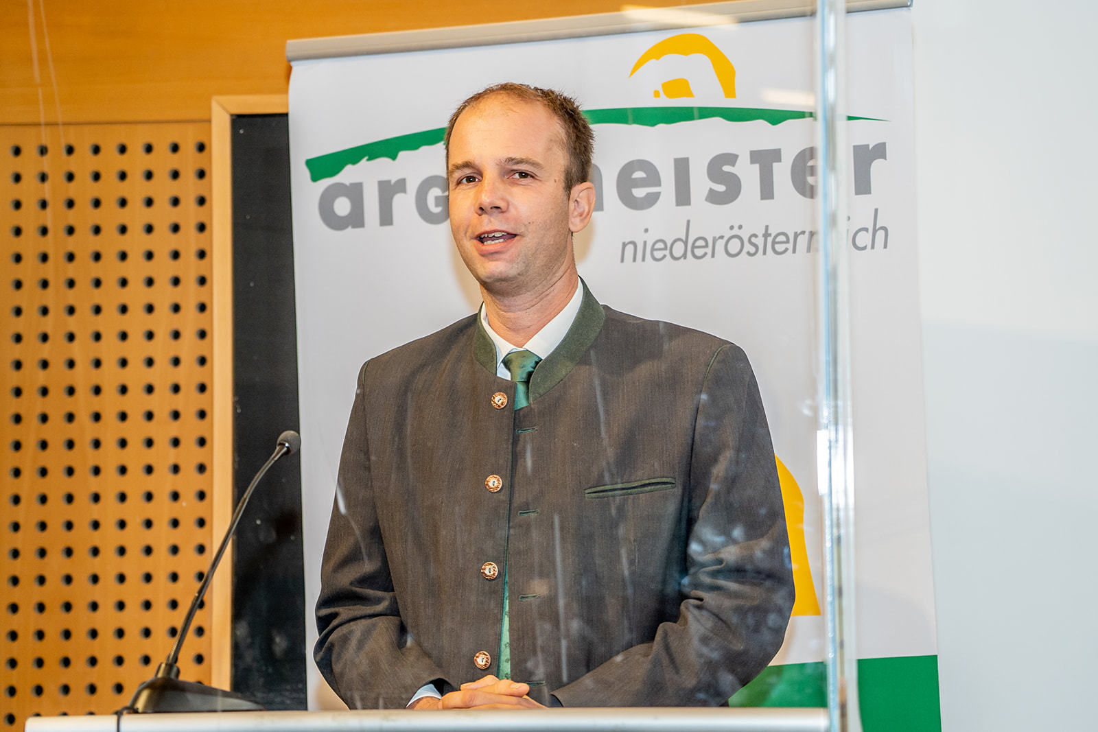 111 neue niederösterreichische Meister der Land- und Forstwirtschaft bei der Meisterbriefverleihung ausgezeichnet © Georg Pomassl/LK Niederösterreich 111 neue niederösterreichische Meister der Land- und Forstwirtschaft bei der Meisterbriefverleihung ausgezeichnet © Georg Pomassl/LK Niederösterreich