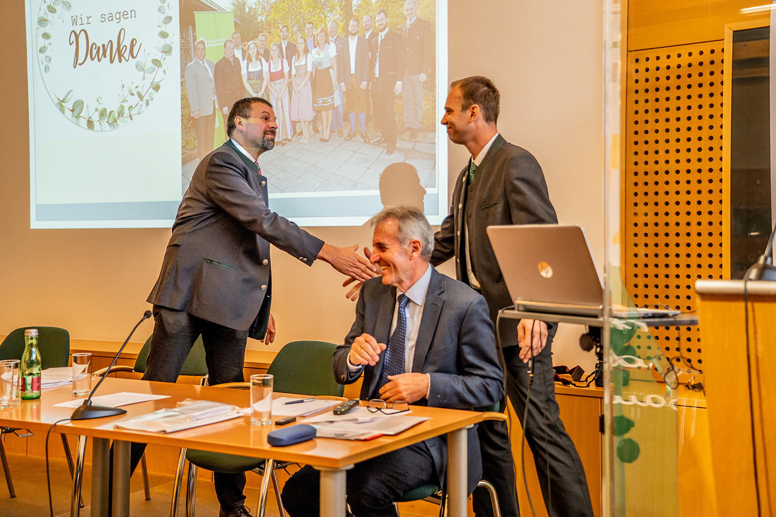 111 neue niederösterreichische Meister der Land- und Forstwirtschaft bei der Meisterbriefverleihung ausgezeichnet © Georg Pomassl/LK Niederösterreich 111 neue niederösterreichische Meister der Land- und Forstwirtschaft bei der Meisterbriefverleihung ausgezeichnet © Georg Pomassl/LK Niederösterreich