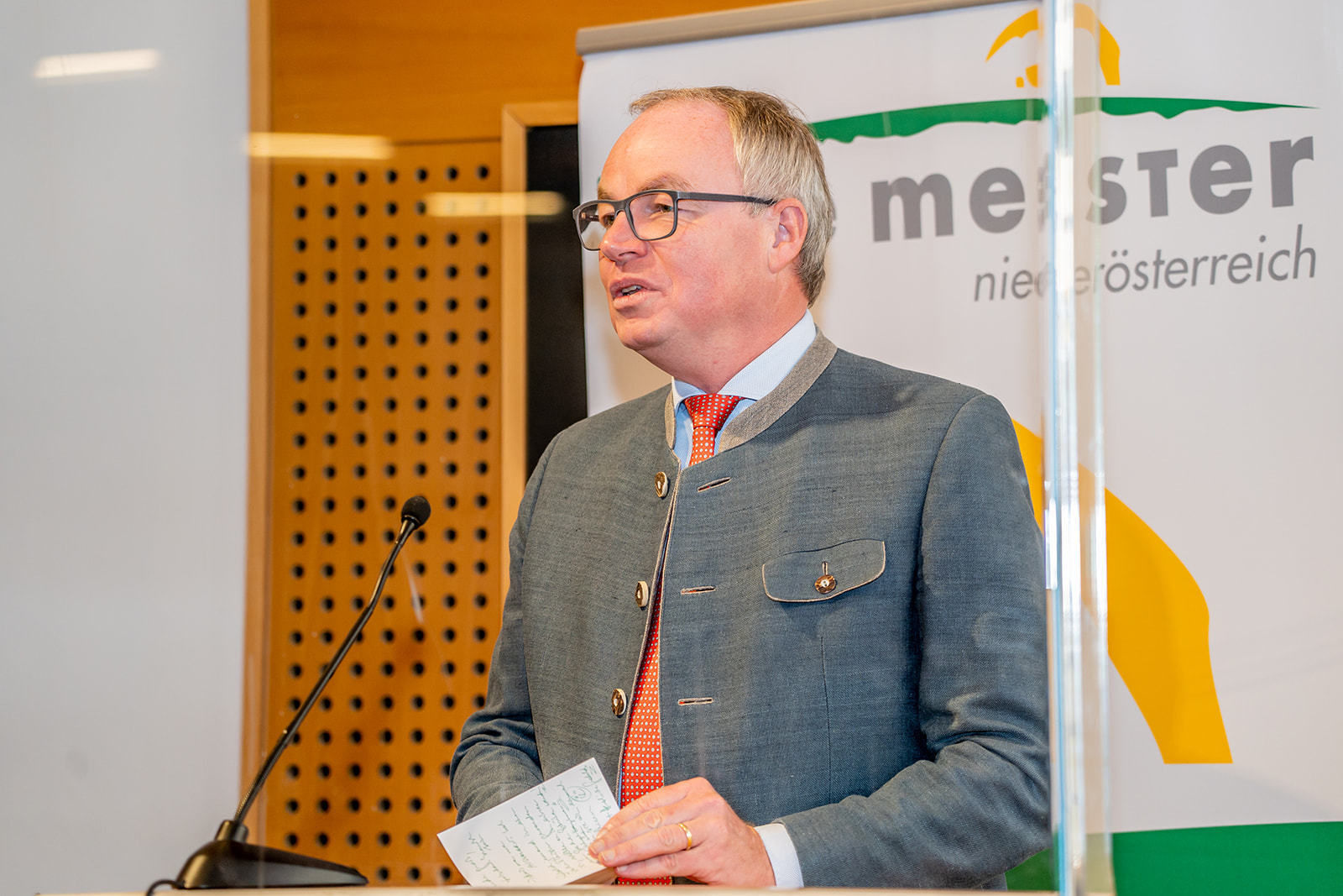 111 neue niederösterreichische Meister der Land- und Forstwirtschaft bei der Meisterbriefverleihung ausgezeichnet © Georg Pomassl/LK Niederösterreich 111 neue niederösterreichische Meister der Land- und Forstwirtschaft bei der Meisterbriefverleihung ausgezeichnet © Georg Pomassl/LK Niederösterreich