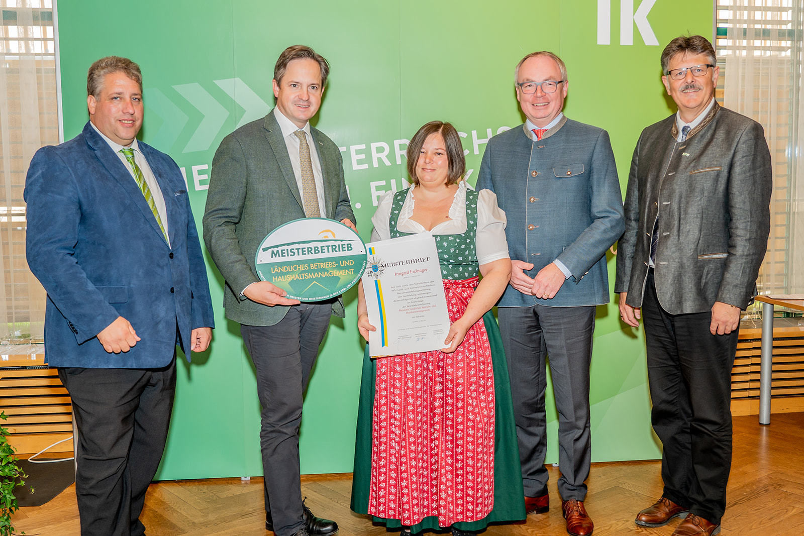 111 neue niederösterreichische Meister der Land- und Forstwirtschaft bei der Meisterbriefverleihung ausgezeichnet © Georg Pomassl/LK Niederösterreich 111 neue niederösterreichische Meister der Land- und Forstwirtschaft bei der Meisterbriefverleihung ausgezeichnet © Georg Pomassl/LK Niederösterreich