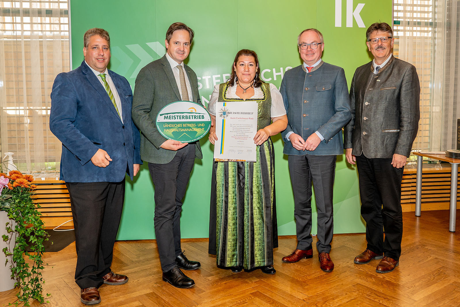 111 neue niederösterreichische Meister der Land- und Forstwirtschaft bei der Meisterbriefverleihung ausgezeichnet © Georg Pomassl/LK Niederösterreich 111 neue niederösterreichische Meister der Land- und Forstwirtschaft bei der Meisterbriefverleihung ausgezeichnet © Georg Pomassl/LK Niederösterreich