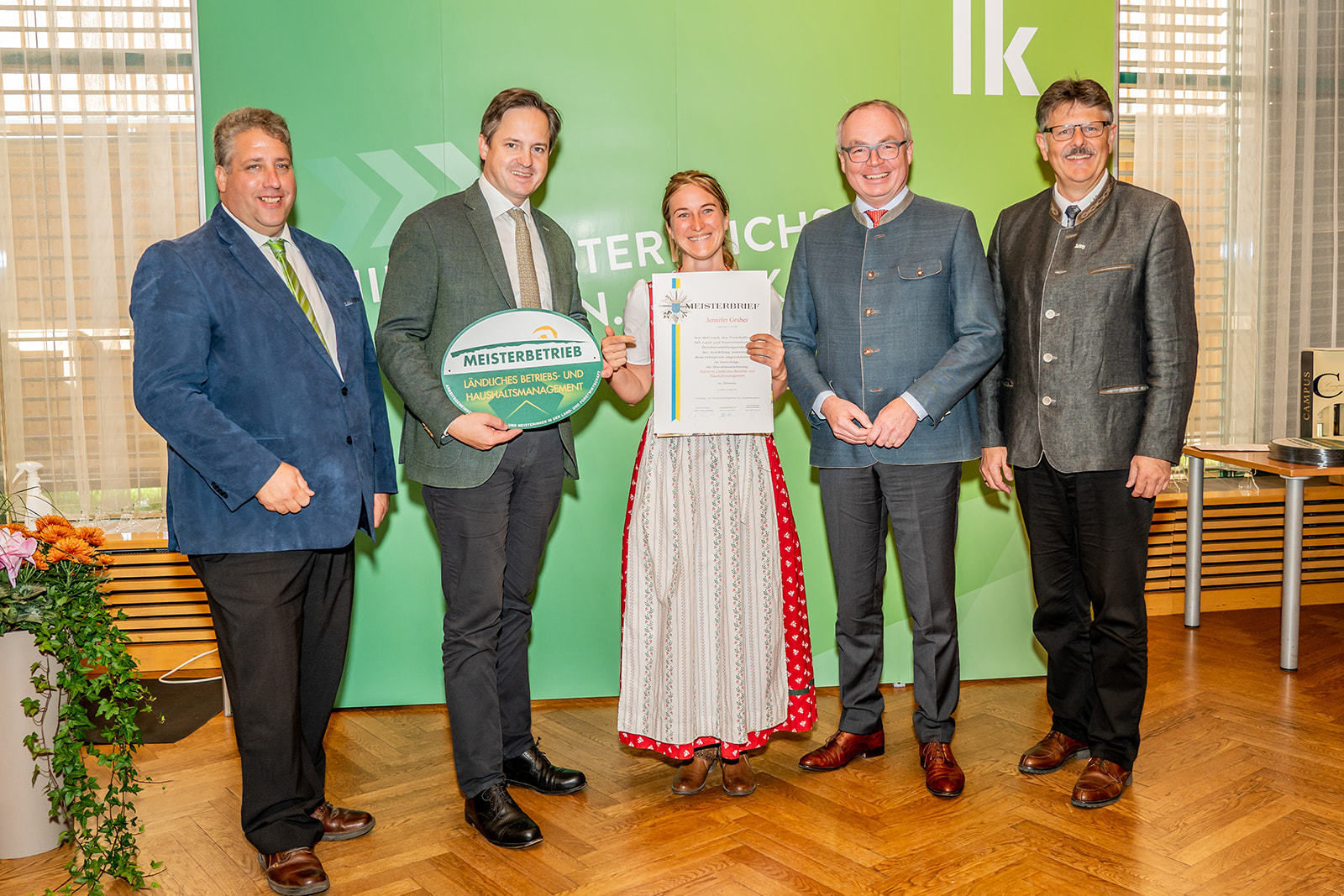 111 neue niederösterreichische Meister der Land- und Forstwirtschaft bei der Meisterbriefverleihung ausgezeichnet © Georg Pomassl/LK Niederösterreich 111 neue niederösterreichische Meister der Land- und Forstwirtschaft bei der Meisterbriefverleihung ausgezeichnet © Georg Pomassl/LK Niederösterreich