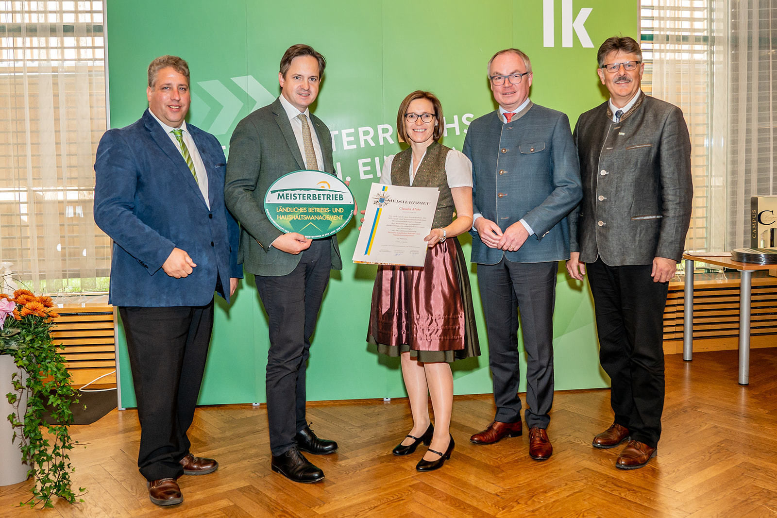 111 neue niederösterreichische Meister der Land- und Forstwirtschaft bei der Meisterbriefverleihung ausgezeichnet © Georg Pomassl/LK Niederösterreich 111 neue niederösterreichische Meister der Land- und Forstwirtschaft bei der Meisterbriefverleihung ausgezeichnet © Georg Pomassl/LK Niederösterreich