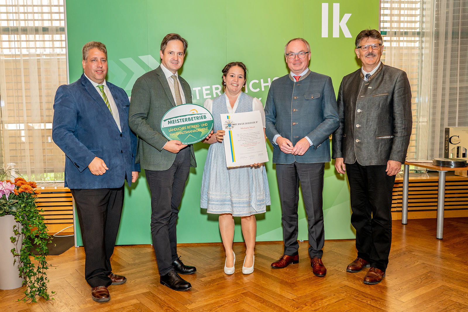 111 neue niederösterreichische Meister der Land- und Forstwirtschaft bei der Meisterbriefverleihung ausgezeichnet © Georg Pomassl/LK Niederösterreich 111 neue niederösterreichische Meister der Land- und Forstwirtschaft bei der Meisterbriefverleihung ausgezeichnet © Georg Pomassl/LK Niederösterreich