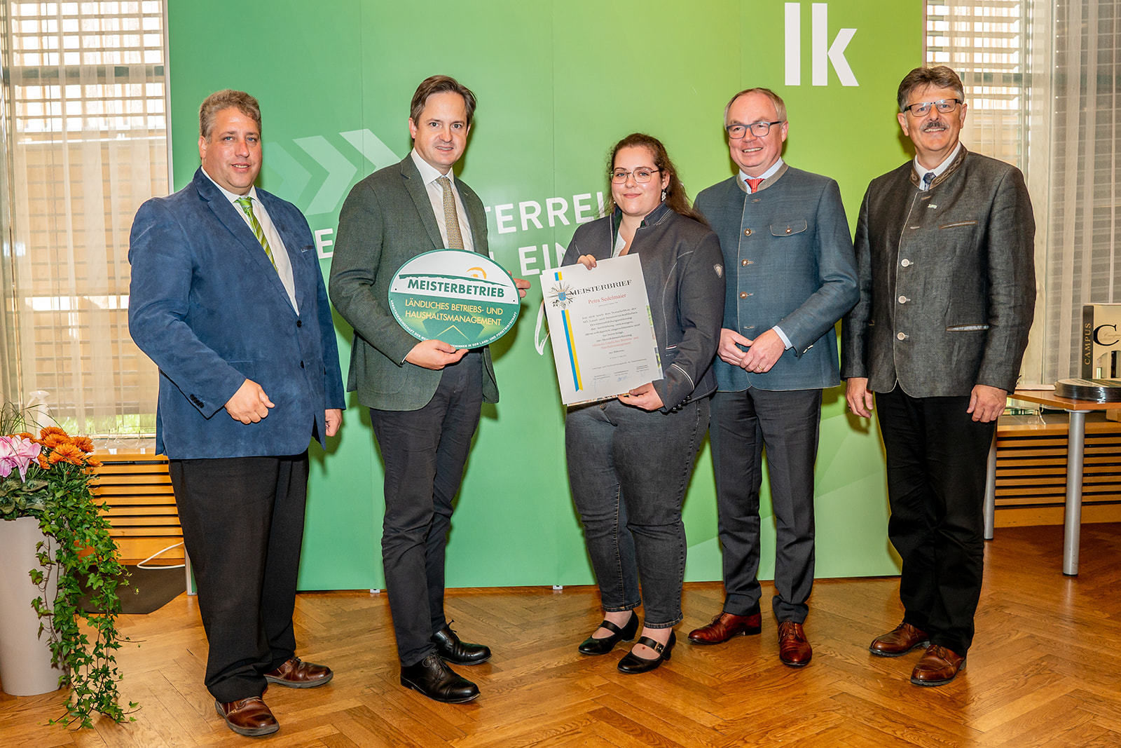 111 neue niederösterreichische Meister der Land- und Forstwirtschaft bei der Meisterbriefverleihung ausgezeichnet © Georg Pomassl/LK Niederösterreich 111 neue niederösterreichische Meister der Land- und Forstwirtschaft bei der Meisterbriefverleihung ausgezeichnet © Georg Pomassl/LK Niederösterreich